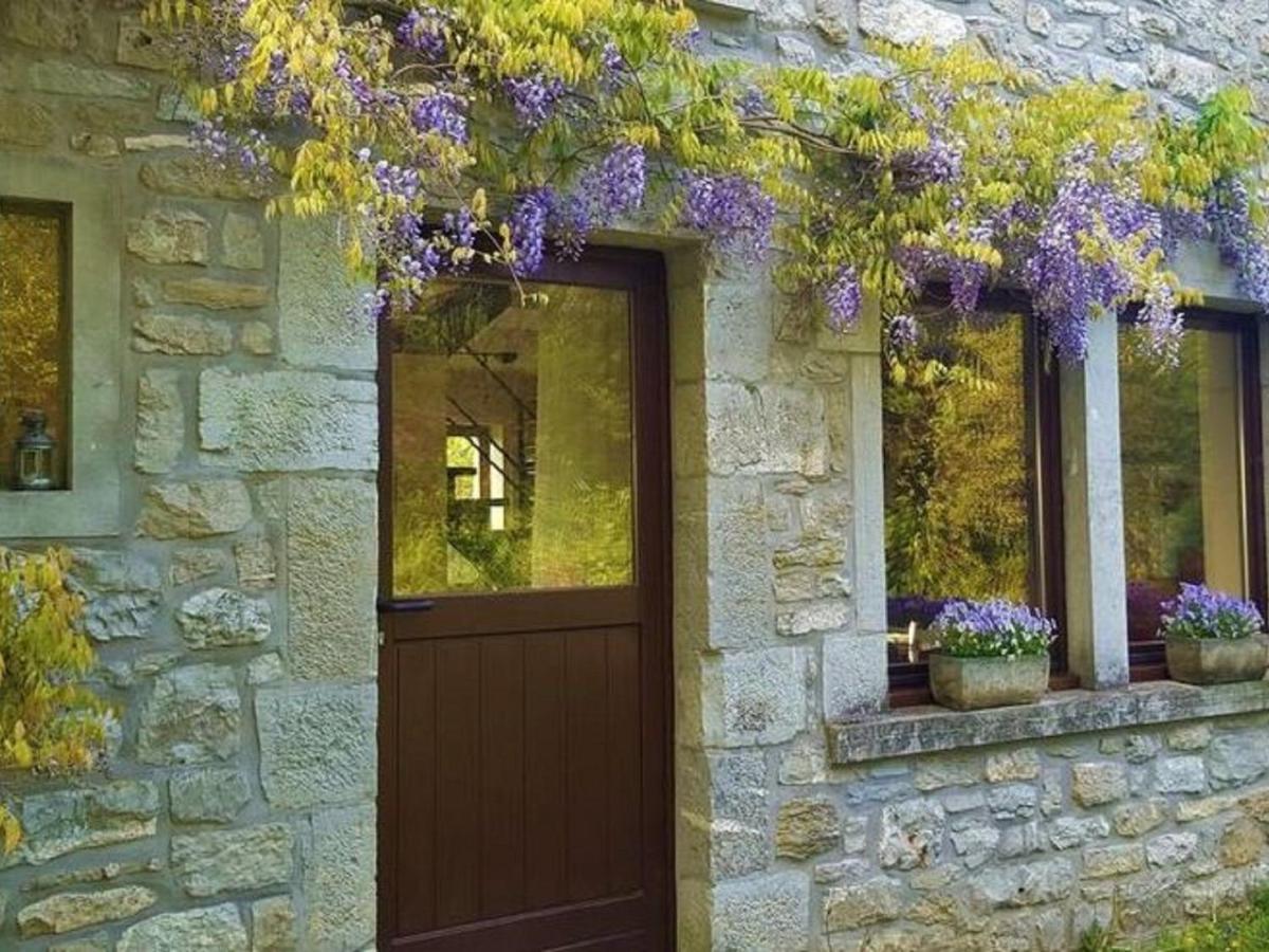 Quaint Holiday Home In Robechies Amid Meadows Chimay Exterior foto